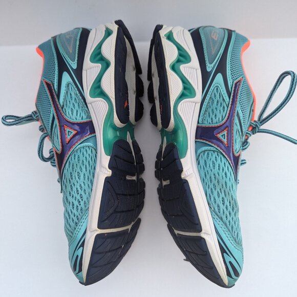 Mizuno Women's Wave Inspire 13 in Teal, Black and Red - Size 7 Running Sneaker - Picture 3 of 6